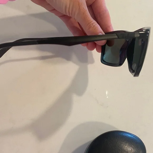 Ray-Ban Classic Black Sunglasses with Case - Picture 2 of 7